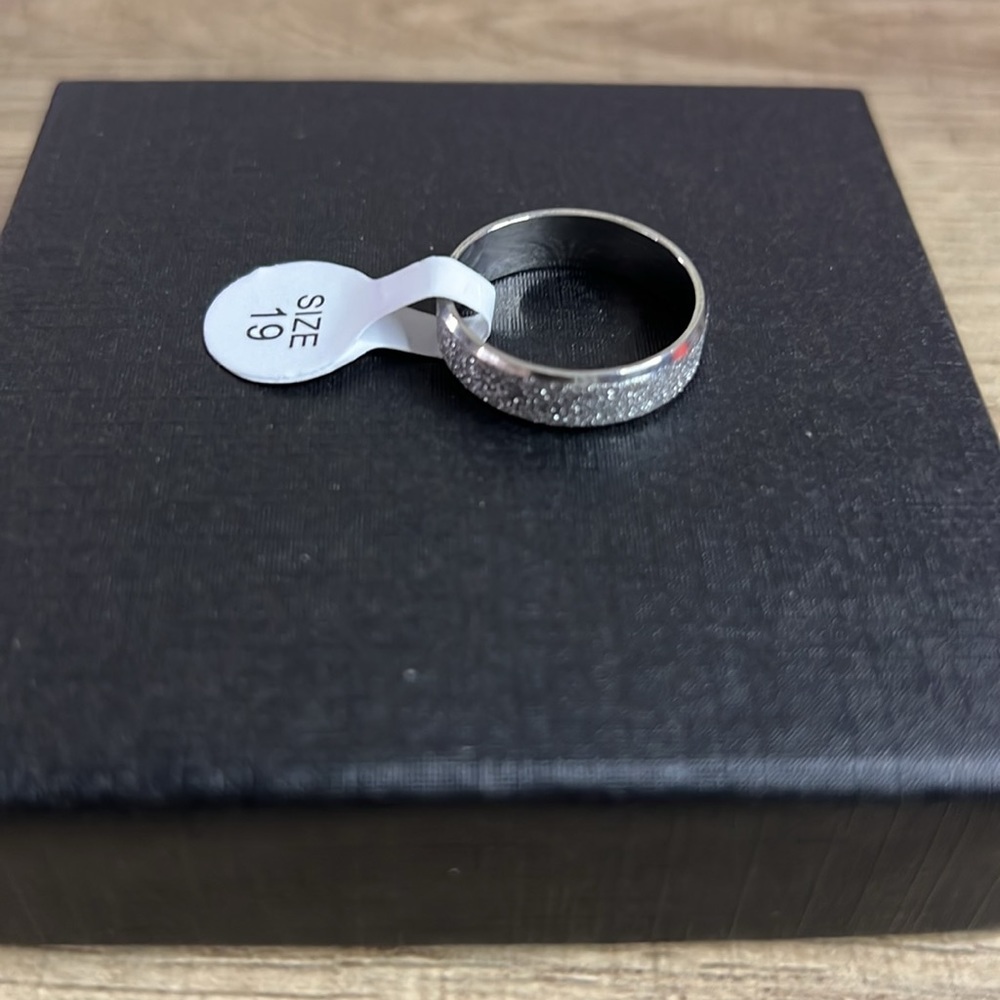 Men Ring - Picture 2 of 2